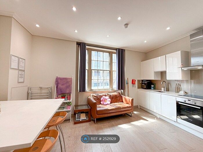 2 Bedroom Flat To Rent In High Street, Reading, RG1