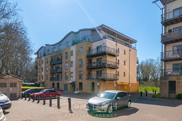 2 Bedroom Flat To Rent In Yeoman Close, Ipswich, IP1