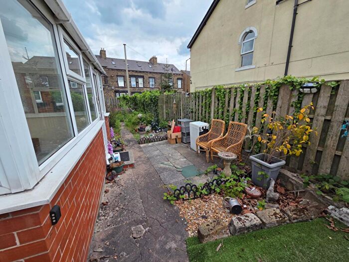 2 Bedroom Detached Bungalow For Sale In Dodworth Road, Barnsley, S70
