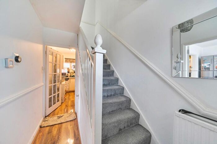 3 Bedroom Terraced House For Sale In Blundell Road, Edgware, HA8
