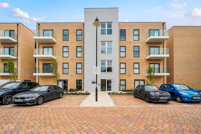 1 Bedroom Flat To Rent In Fairhaven Drive, Reading, RG2