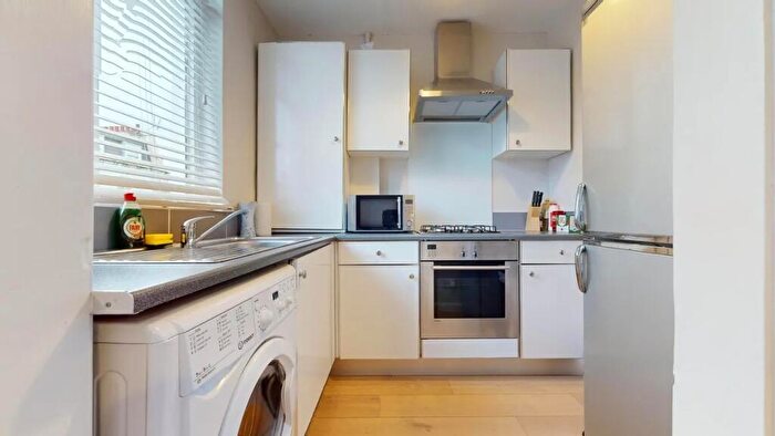 2 Bedroom Flat To Rent In Ifield Road, London, SW10