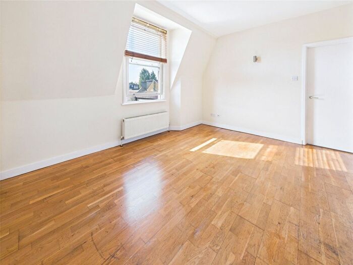 1 Bedroom Flat To Rent In Heath Road, Twickenham, TW1