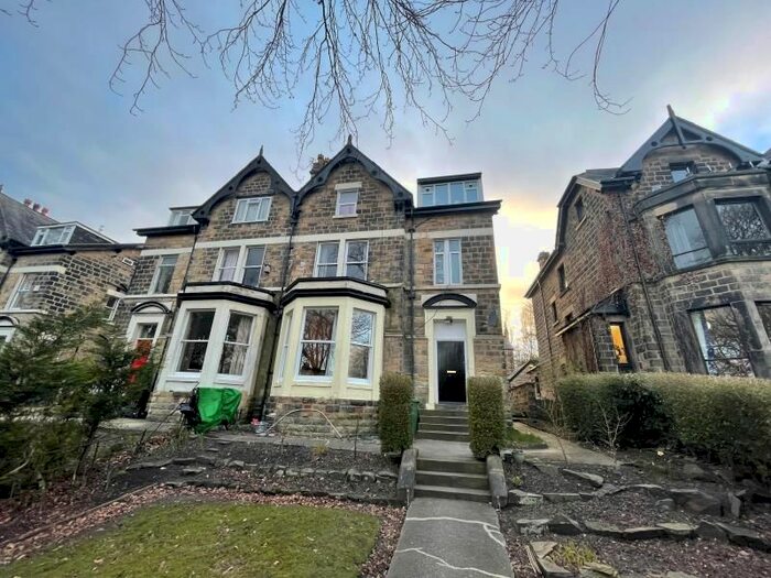 1 Bedroom Studio To Rent In Oak Road, Potternewton, Leeds, LS7