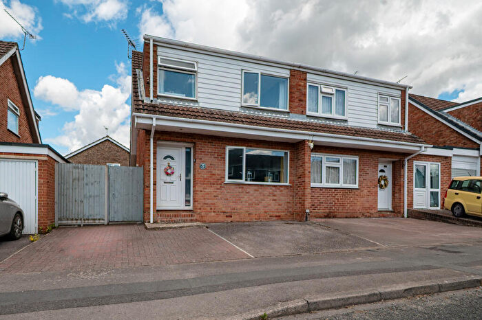 3 Bedroom Semi-Detached House For Sale In Itchen Avenue, Bishopstoke, SO50