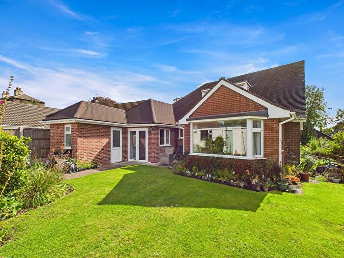 3 Bedroom Detached Bungalow For Sale In Wood Lane, Gedling, Nottingham, NG4