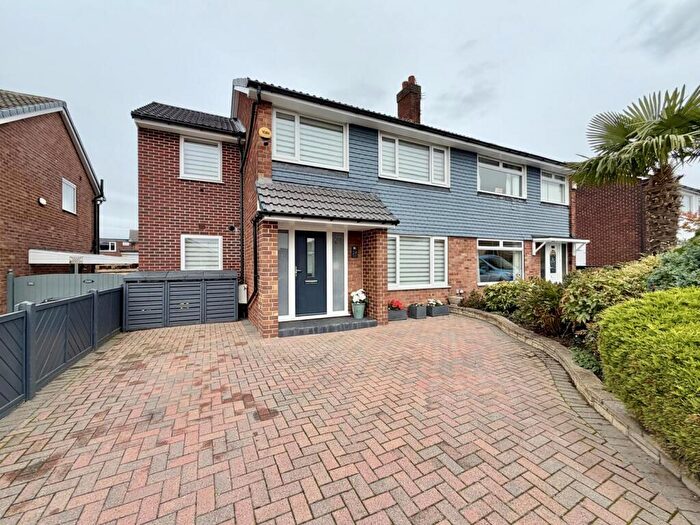 4 Bedroom Semi Detached House For Sale In Grange Avenue, Garforth, Leeds, LS25