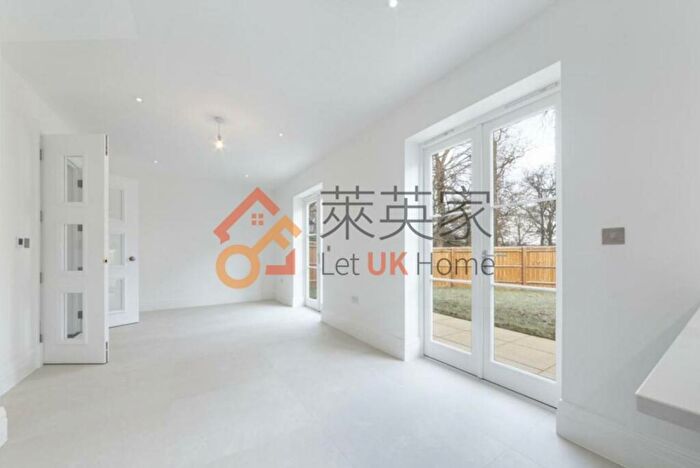 5 Bedroom House To Rent In Lushington Drive, Barnet, EN4