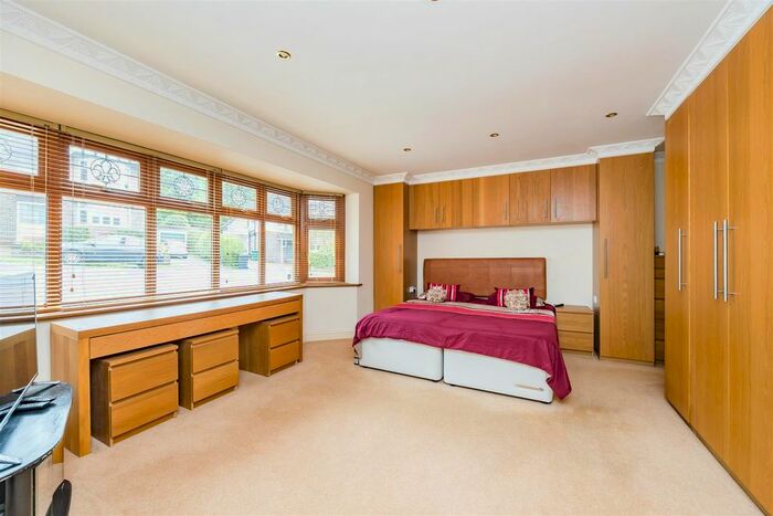 4 Bedroom Detached House For Sale In Graham Avenue, Patcham, Brighton, BN1