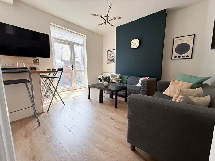 4 Bedroom House To Rent In Fell Street, L7