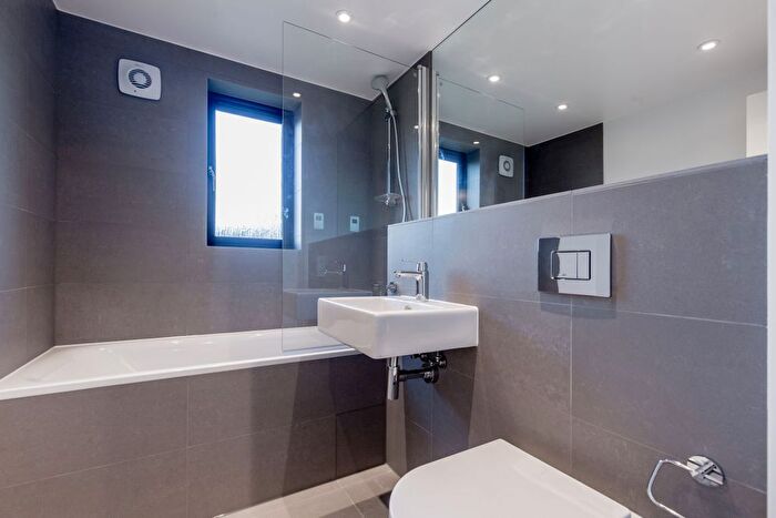 1 Bedroom Flat To Rent In Myers Lane, London, SE14