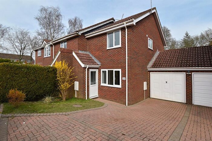 2 Bedroom Property For Sale In Falconers Drive, Battle, TN33