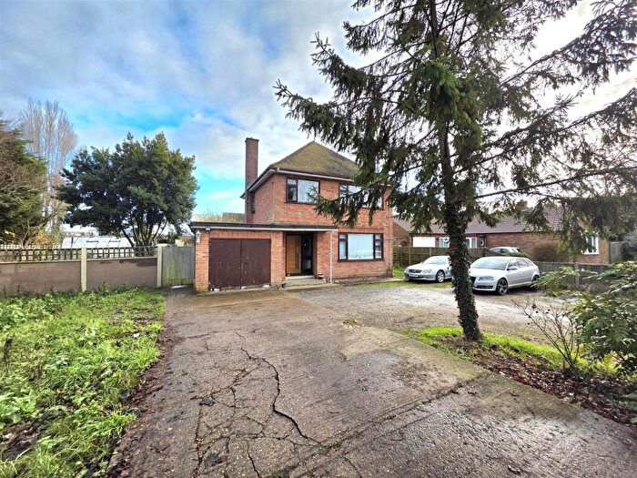 4 Bedroom Detached House For Sale In Clay Lake, Spalding Drove, PE12