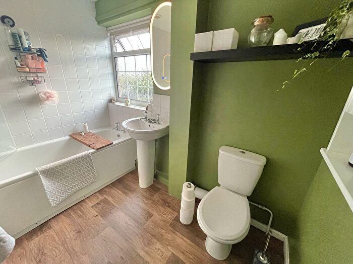 3 Bedroom Terraced House For Sale In Fosseway Avenue, Moreton-In-Marsh, GL56
