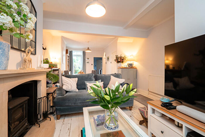 2 Bedroom End Of Terrace House To Rent In Carshalton Road, Carshalton, SM5