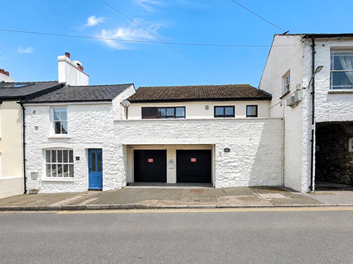 2 Bedroom Apartment To Rent In St. Davids, SA62