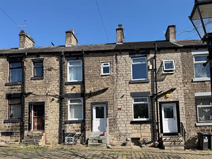 2 Bedroom Terraced House For Sale In Huddersfield Road, Millbrook, Stalybridge, SK15