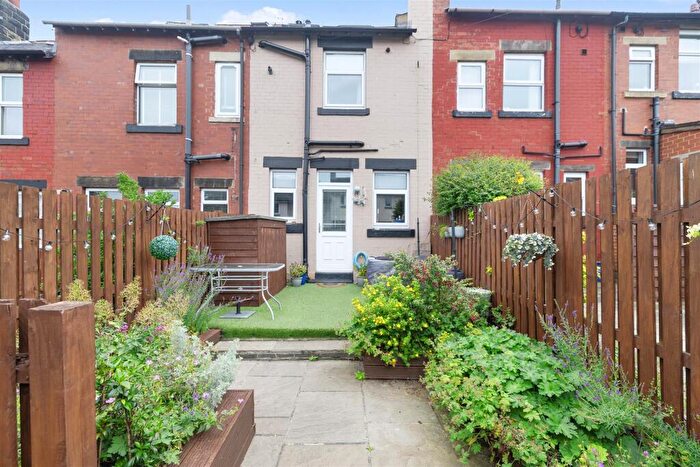 3 Bedroom Terraced House For Sale In Albion Street, Otley, LS21