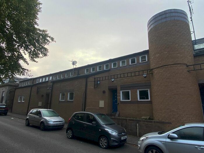 2 Bedroom Flat To Rent In Mentone Gardens, Newington, Edinburgh, EH9