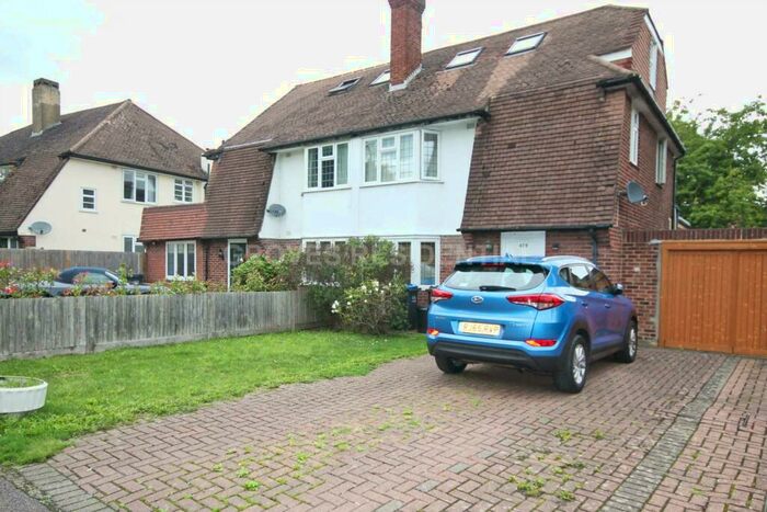5 Bedroom Semi-Detached House To Rent In West Barnes Lane, New Malden, KT3