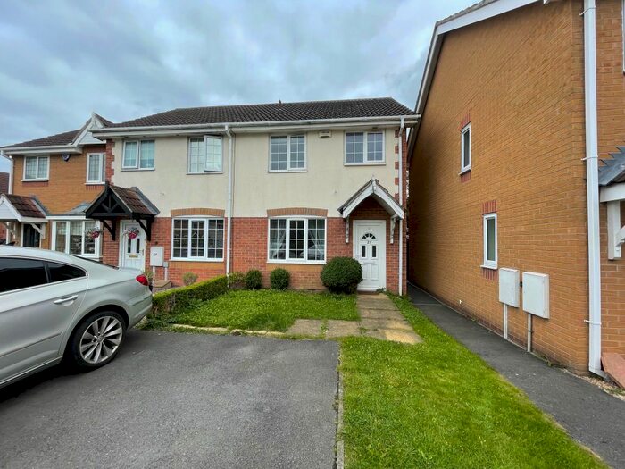 2 Bedroom Property To Rent In Meadow Brook Close, Littleover, Derby, DE23