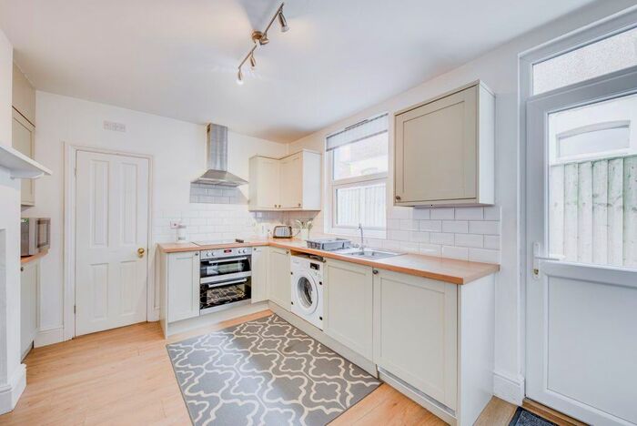 4 Bedroom Property To Rent In North Holmes Road, Canterbury, CT1