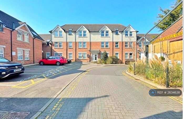 2 Bedroom Flat To Rent In Tregonwell Close, Bournemouth, BH2
