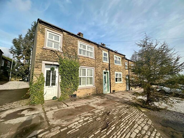 3 Bedroom Cottage For Sale In Mount Pleasant, Southowram, Halifax, HX3