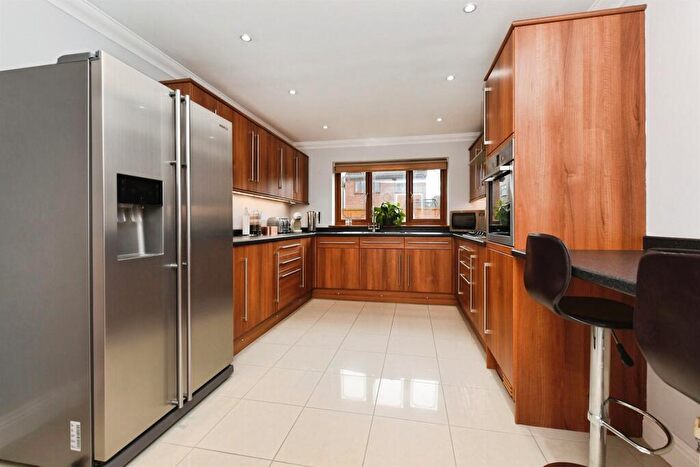 4 Bedroom Detached House For Sale In Coventry Close, Hullbridge, Hockley, SS5