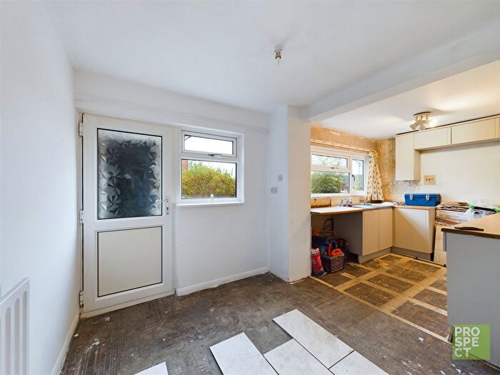 3 Bedroom Terraced House For Sale In The Chantrys, Farnham, Surrey, GU9
