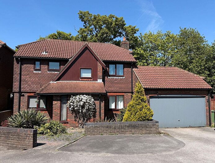 4 Bedroom Detached House For Sale In Churchfields, Fawley, SO45