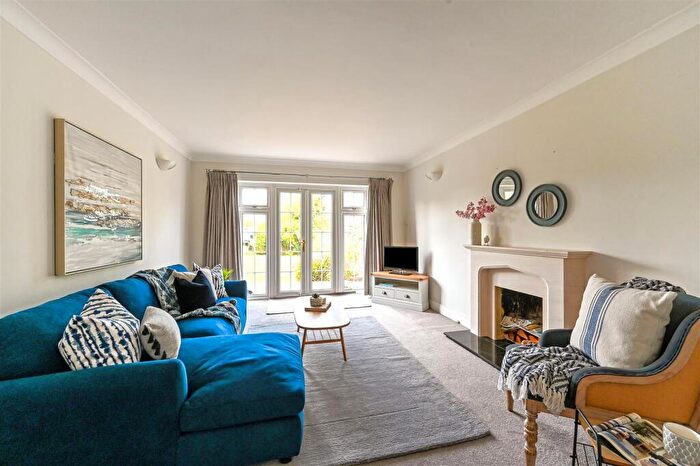 4 Bedroom Detached House For Sale In Swanwick Lane, Swanwick, Southampton, SO31