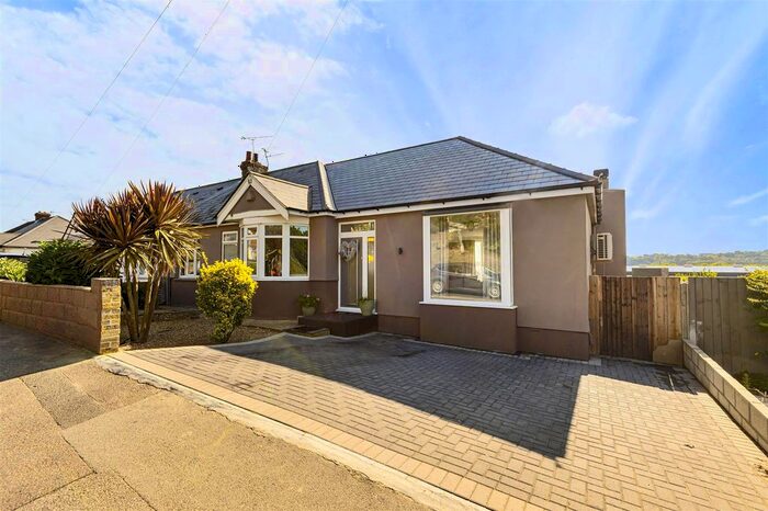 3 Bedroom Bungalow To Rent In Cuxton Road, Rochester, ME2