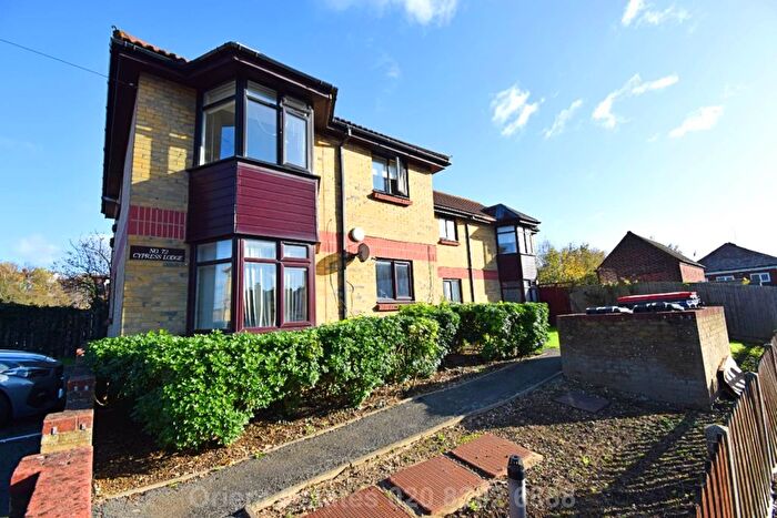 2 Bedroom Flat For Sale In Cypress Lodge, Brent View Road, Colindale, NW9