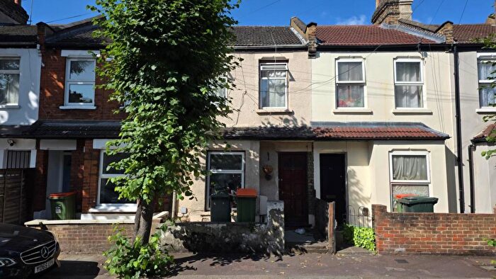 2 Bedroom Terraced House For Sale In Worcester Road, Manor Park, E12
