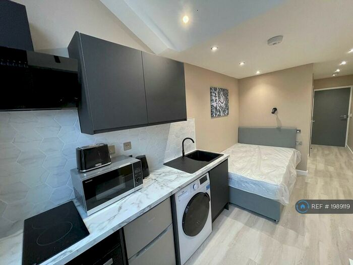 Studio To Rent In Broad Street, Nottingham, NG1