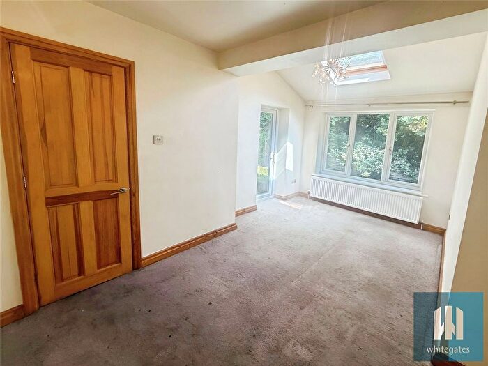 4 Bedroom Semi-Detached House To Rent In Marie Close, Lascelles Hall, Huddersfield, HD5
