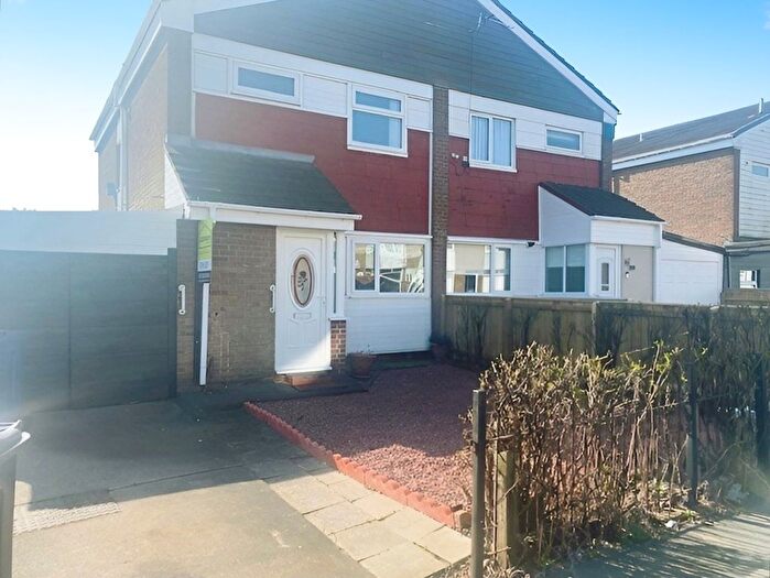 3 Bedroom Semi-Detached House To Rent In Grindleford Court, South Shields, Tyne And Wear, NE34