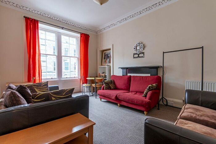 3 Bedroom Flat To Rent In L – Montague Street, Edinburgh, EH8