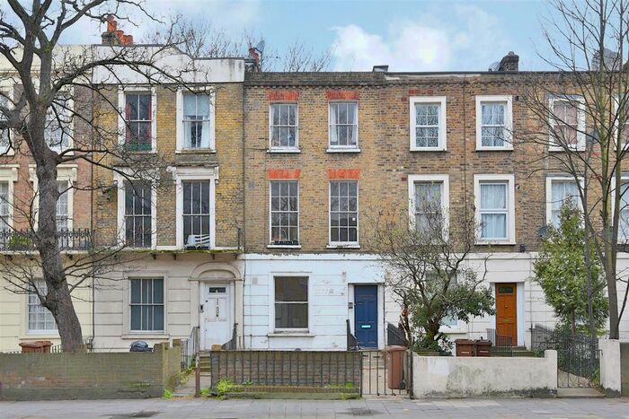 2 Bedroom Flat To Rent In Kingsland Road, London, E8