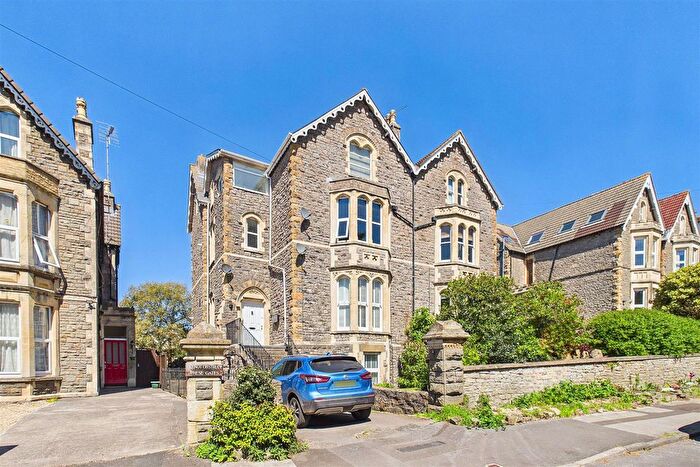 2 Bedroom Flat For Sale In Albert Road, Clevedon, BS21