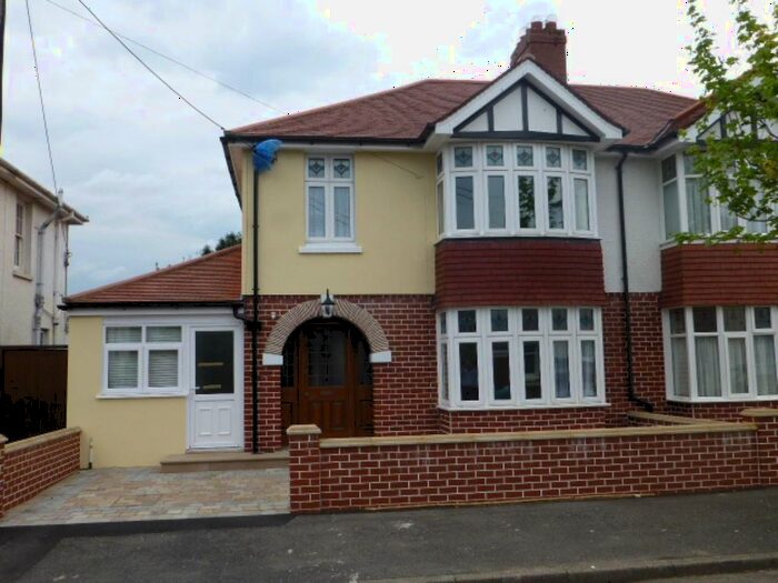 3 Bedroom Property To Rent In Steele Avenue, Carmarthen, SA31