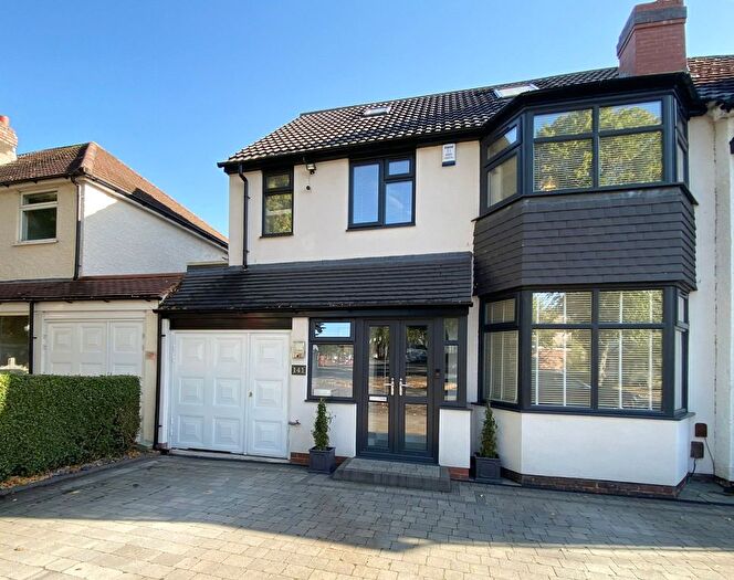 5 Bedroom Semi Detached House For Sale In Stanway Road, Shirley, B90