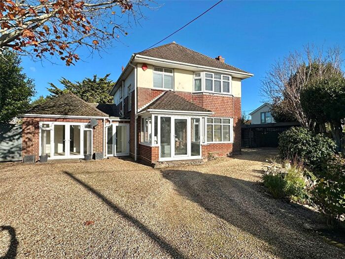 4 Bedroom Detached House For Sale In Keyhaven Road, Milford On Sea, Lymington, Hampshire, SO41