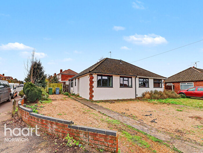 2 Bedroom Semi-Detached Bungalow For Sale In Russell Avenue, Norwich, NR7