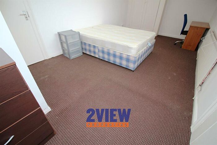 7 Bedroom House To Rent In Ash Grove, Hyde Park, Leeds, LS6