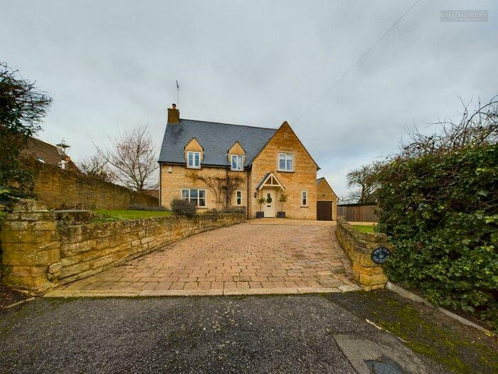4 Bedroom Detached House For Sale In The Old Orchard, Russell Hill, Thornhaugh, Peterborough, PE8