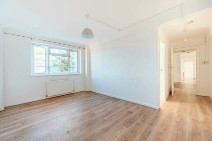 4 Bedroom Flat To Rent In Ashford Road, Willesden Green, London, NW2