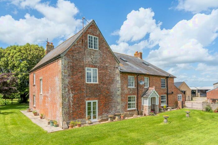 8 Bedroom Farmhouse For Sale In Cotmarsh, Broad Town, Wiltshire, SN4