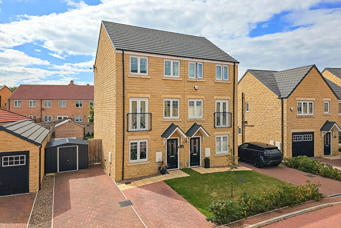 3 Bedroom Semi-Detached House For Sale In Duncombe Grove, Beckwithshaw, HG3